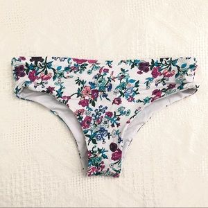 🌺 White/Floral Bikini Bottom